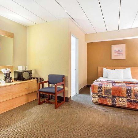 Rodeway Inn North Sandusky Extérieur photo