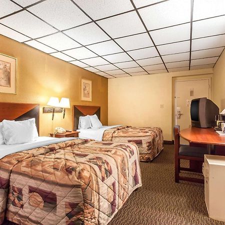 Rodeway Inn North Sandusky Extérieur photo