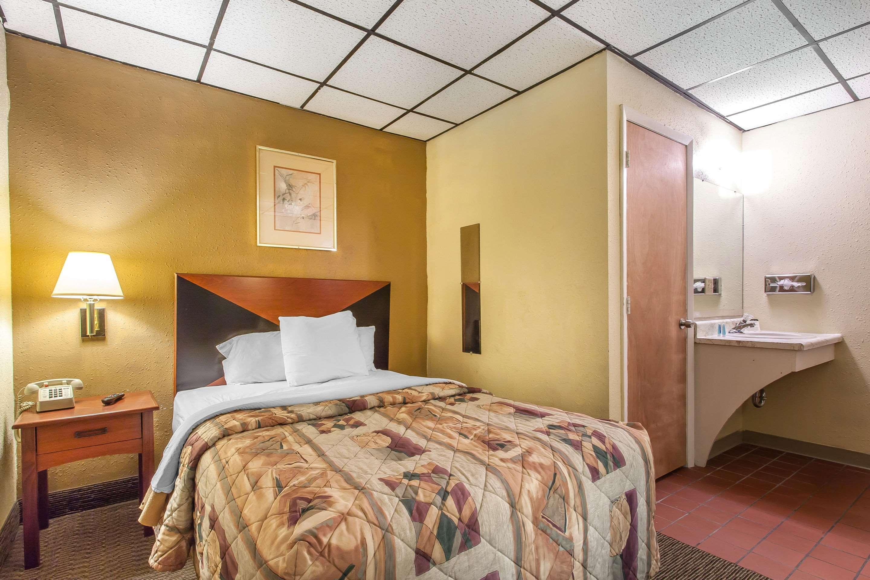 Rodeway Inn North Sandusky Extérieur photo