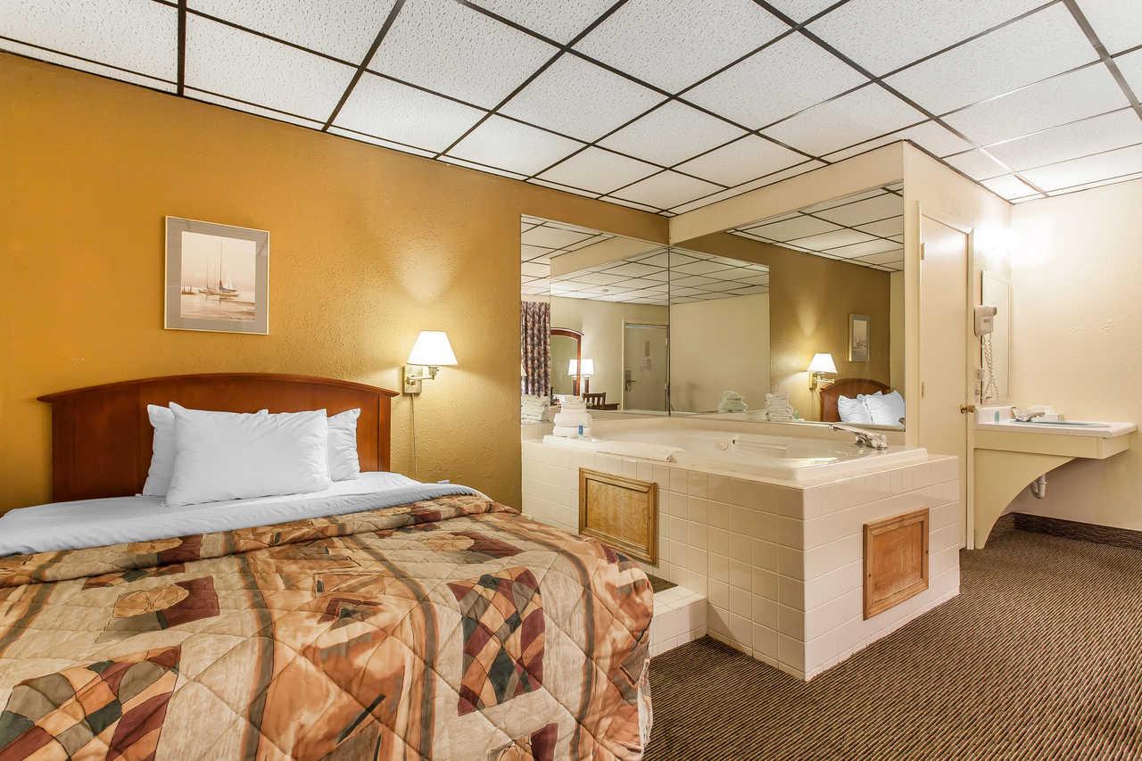Rodeway Inn North Sandusky Extérieur photo